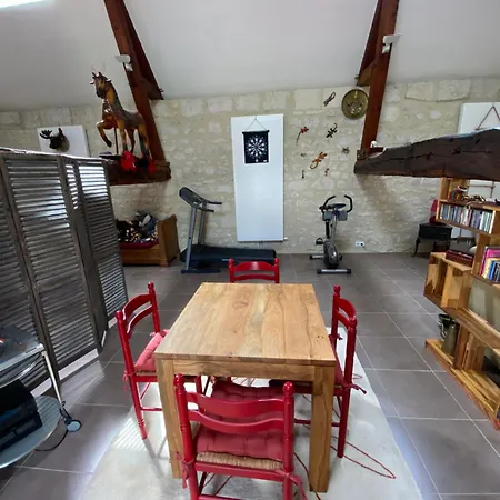Maison Au Calme Avec Piscine Chauffee 度假居