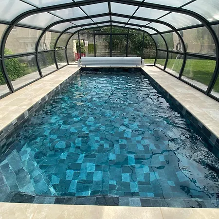 Maison Au Calme Avec Piscine Chauffee 別荘 *